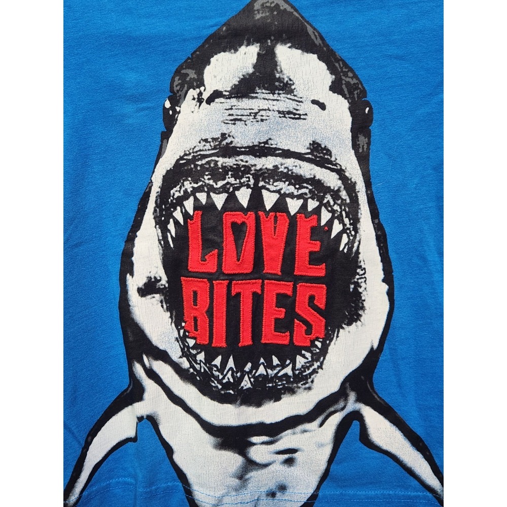 Gymboree Boys Sz 5 Valentines Day "Love Bites" Shark Embroidered Long Sleeve Tee - Picture 2 of 4